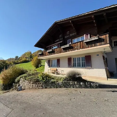 Luna - Authentic Swiss By Brienz Alpstuga *